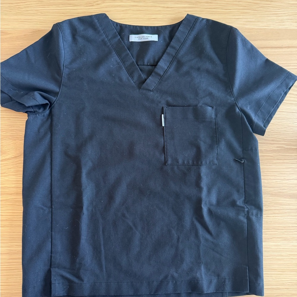 L’Atelier Women's Black Scrub Set (S) - Picture 4 of 11